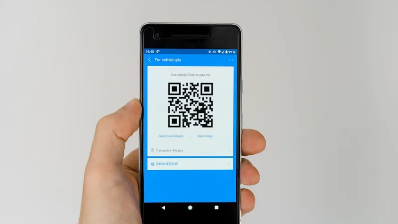 계산 — QR 코드로 결제하는 장면