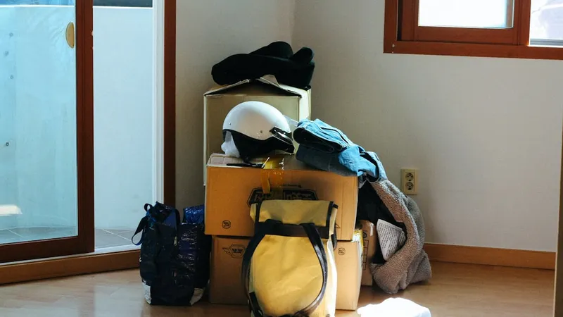 상황별 예문 — 짐을 꾸리며 새 출발을 준비하는 모습