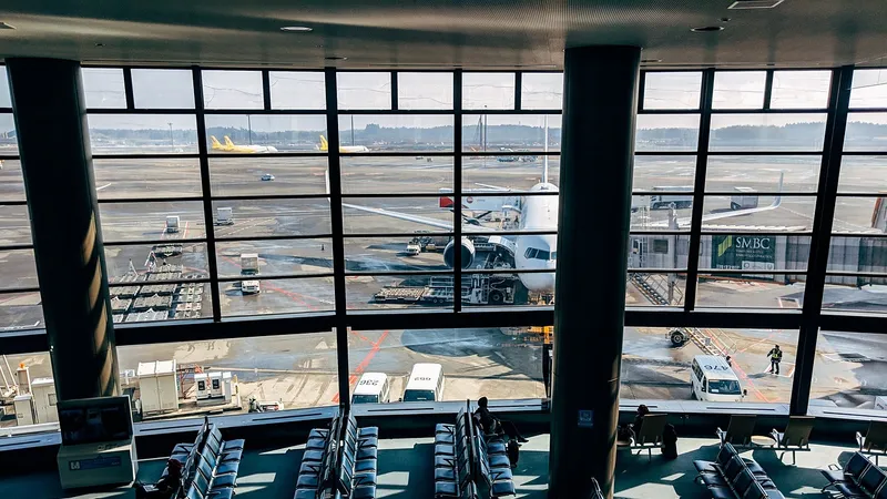 공항 입국 — 일본 공항 도착 로비